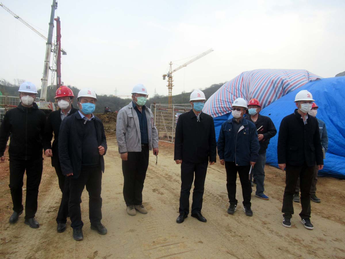 皖能環(huán)?？偨?jīng)理張為義到安徽電建一公司合肥龍泉山項目調(diào)研疫情防控和復(fù)工復(fù)產(chǎn)工作