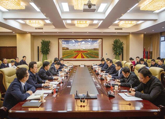 內(nèi)蒙古電力（集團）公司董事長、黨委書記賈振國帶隊赴鄂爾多斯地區(qū)調(diào)研