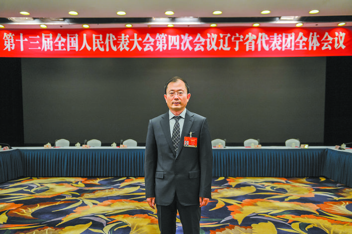 國(guó)人大代表 國(guó)網(wǎng)遼寧省電力有限公司董事長(zhǎng)、黨委書(shū)記石玉東：加強(qiáng)能源互濟(jì) 促進(jìn)能源互聯(lián)網(wǎng)發(fā)展