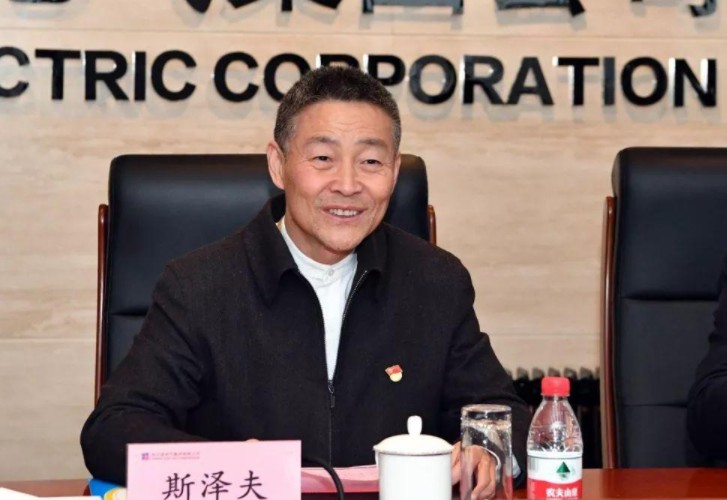 發(fā)展新能源要與電力安全統(tǒng)籌兼顧——訪全國政協(xié)常委，哈爾濱電氣集團(tuán)有限公司黨委書記、董事長斯?jié)煞? width=