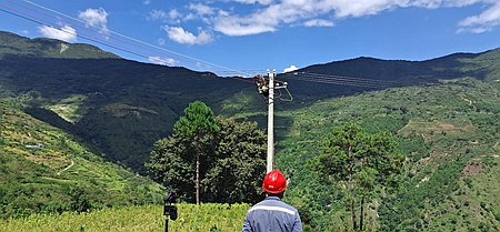 鳳慶供電局新華供電所供電火力全開(kāi)，助力當(dāng)?shù)乜緹煯a(chǎn)業(yè) 穩(wěn)定發(fā)展