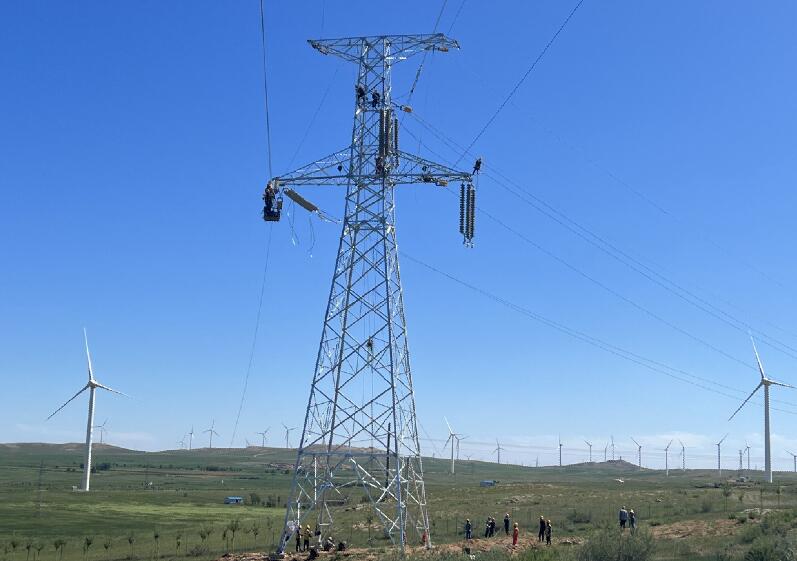 220千伏海春線、中海油化德風電場35千伏集電線路順利改造完成