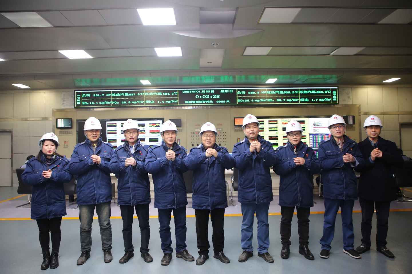 陜煤石電除夕慰問送溫暖，崗位堅守幸?！巴谩保╰oo）