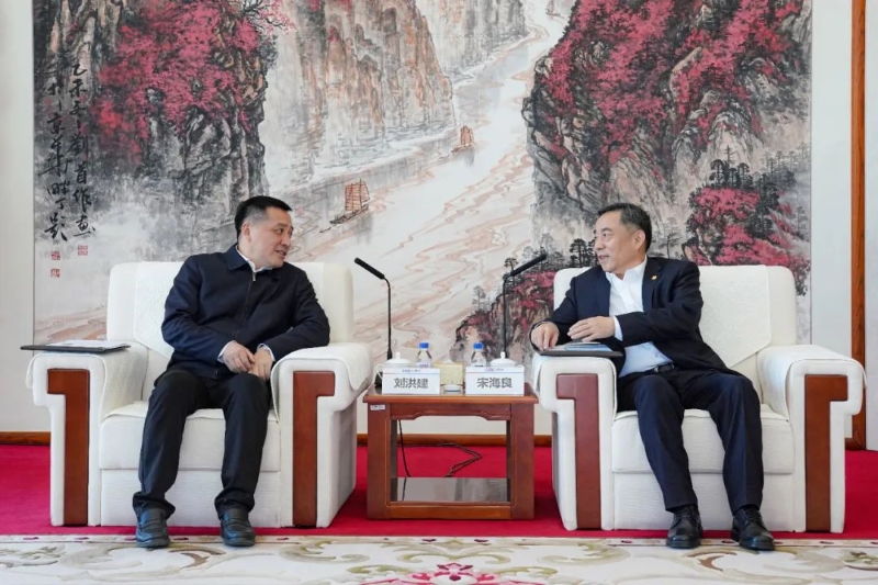 中國(guó)能建黨委書記、董事長(zhǎng)宋海良與云南省委常委、昆明市委書記劉洪建會(huì)談