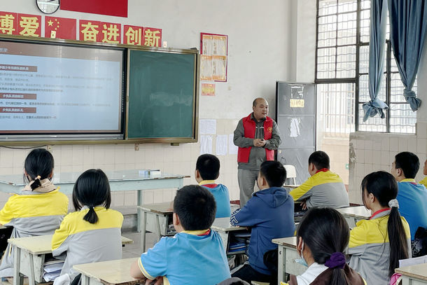 國能開遠(yuǎn)發(fā)電公司團總支學(xué)雷鋒主題實踐活動進校園