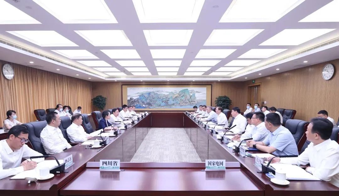 國家電網(wǎng)董事長辛保安、總經(jīng)理張智剛與四川省委書記王曉暉會談