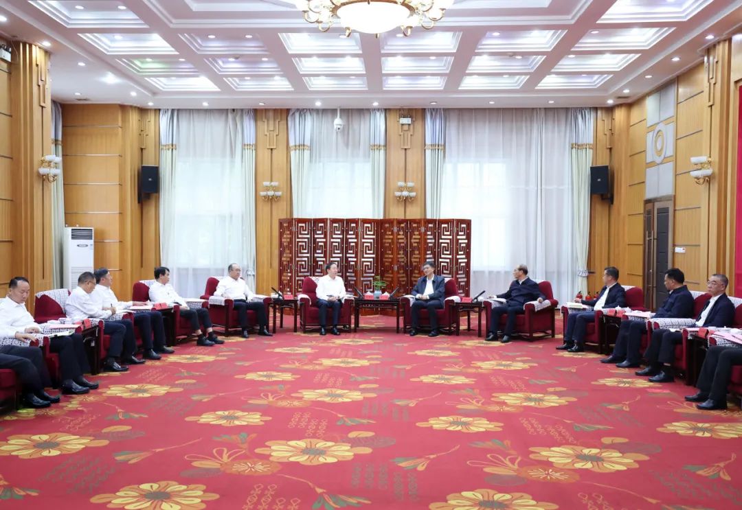 國家電網(wǎng)公司董事長、黨組書辛保安會見青海省委書記陳剛、省長吳曉軍、省政協(xié)主席公保扎西