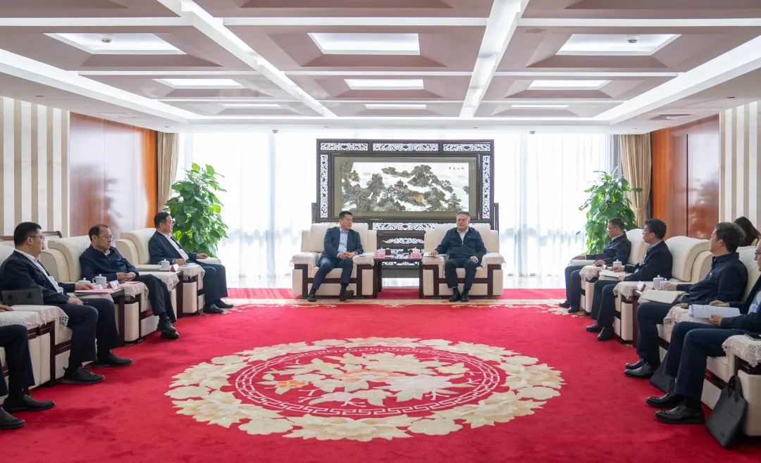 華電集團黨組副書記、總經(jīng)理葉向東與山東能源黨委書記、董事長李偉舉行會談