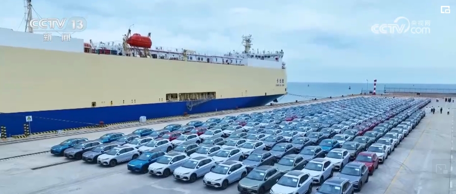 國產新能源車“出?！薄凹肌毙刑煜?再亮“黑科技”