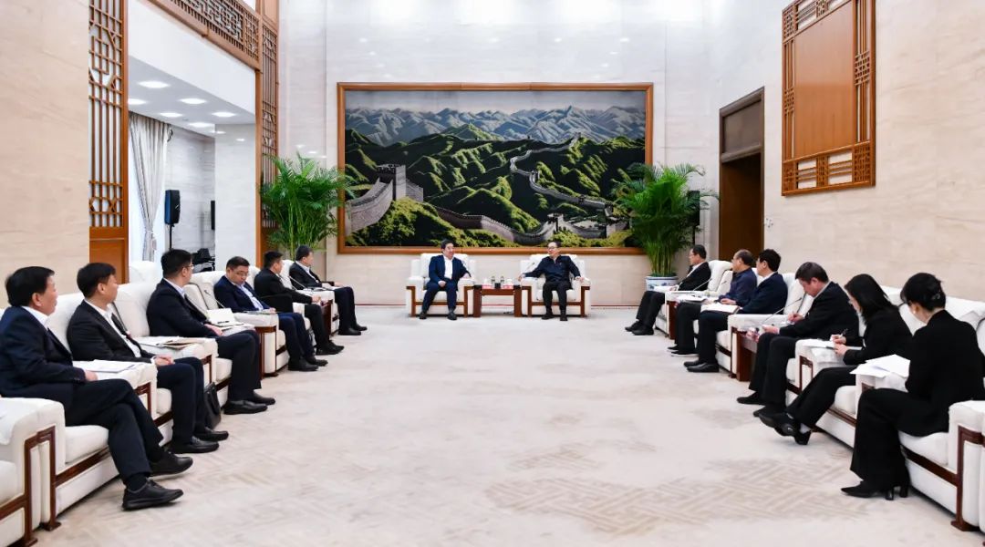 中國(guó)電氣裝備白忠泉董事長(zhǎng)、周群總經(jīng)理拜訪中國(guó)大唐董事長(zhǎng)鄒磊