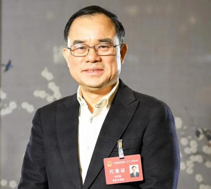 【兩會(huì)好聲音】全國(guó)人大代表、長(zhǎng)安汽車董事長(zhǎng)朱華榮：強(qiáng)化市場(chǎng)調(diào)節(jié)手段，進(jìn)一步改善汽車消費(fèi)環(huán)境