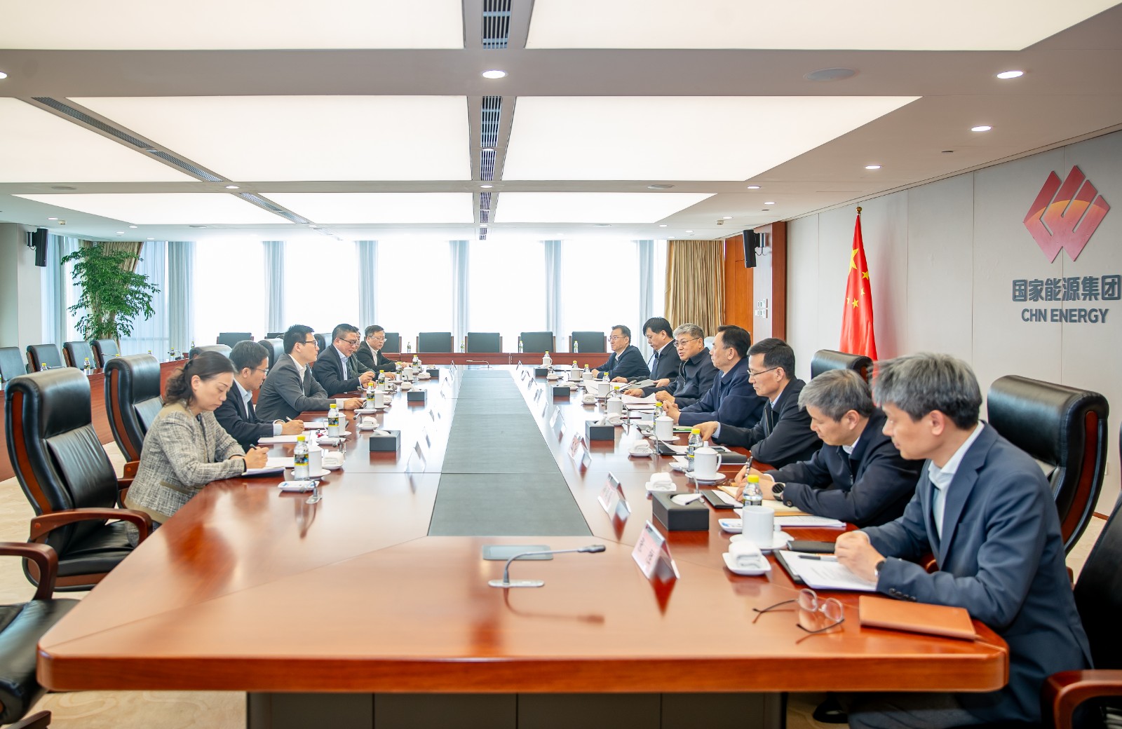 國家能源集團(tuán)黨組書記、董事長劉國躍會(huì)見上海電氣集團(tuán)黨委書記、董事長吳磊