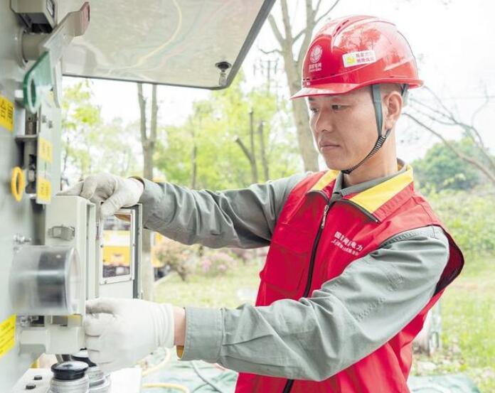 賀彪：星城萬家燈火，“帶電護(hù)衛(wèi)”用心守候