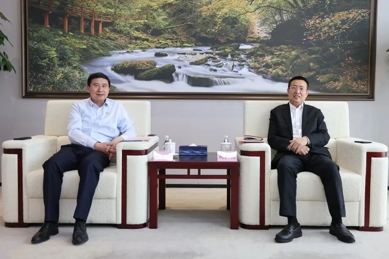 陜煤集團黨委書記、董事長張文琪會見中鐵十八局集團黨委書記、董事長閆廣天一行