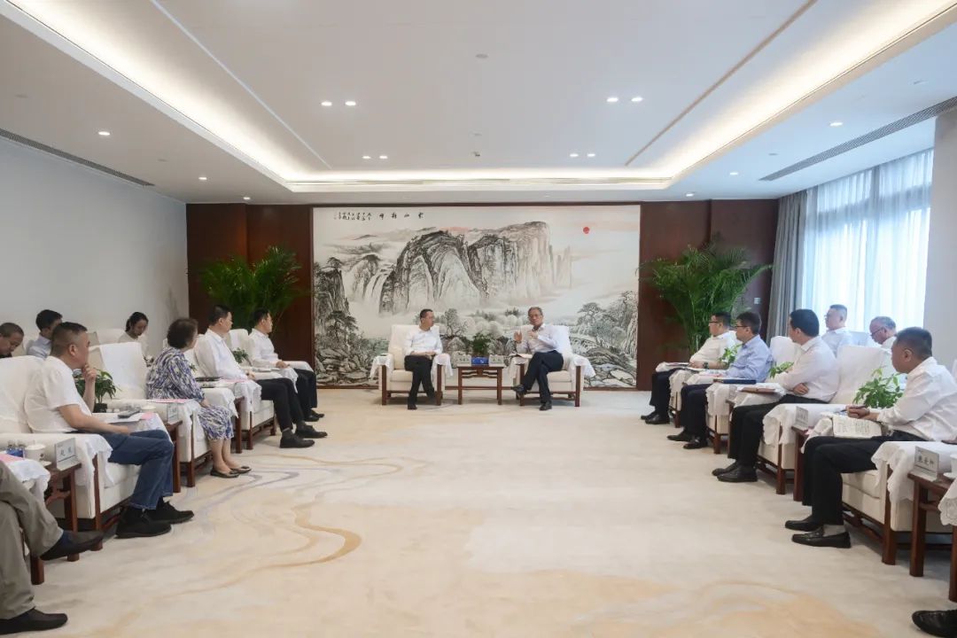 中國電建黨委副書記、總經(jīng)理王斌與北京市海淀區(qū)區(qū)長李俊杰會談