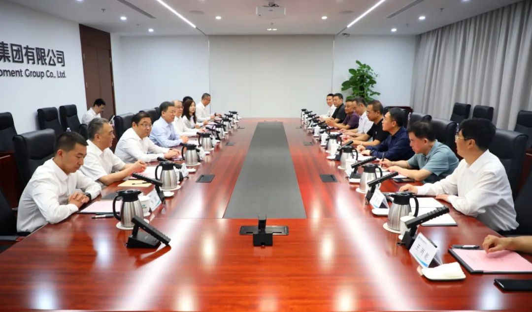 中國電氣裝備黨委書記、董事長李洪鳳會(huì)見陜西省人大常委會(huì)副主任、寶雞市委書記楊廣亭