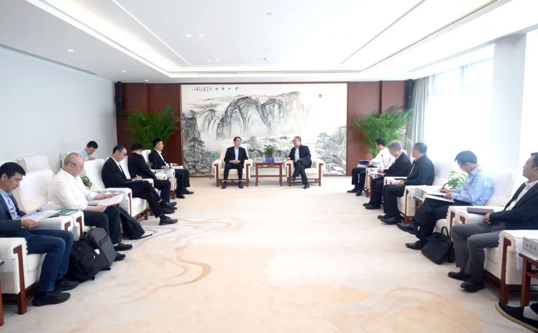 中國電建黨委副書記、總經(jīng)理王斌與深圳環(huán)境水務集團總裁龔利民舉行會談