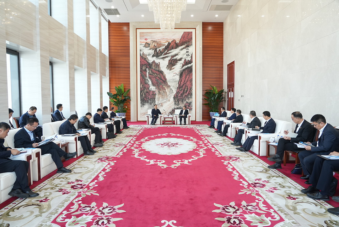中國(guó)能建黨委書記、董事長(zhǎng)宋海良與山西省委常委、大同市委書記盧東亮?xí)? width=